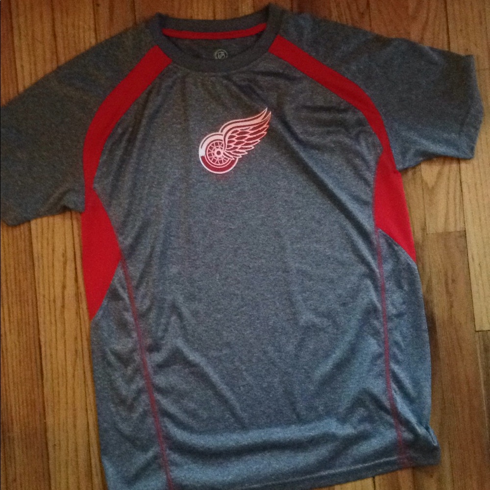 Red wing 100% polyester tee